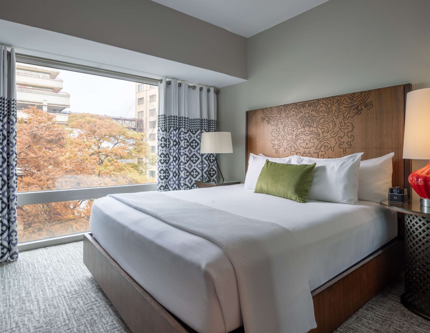 Riverview King Corner Suites